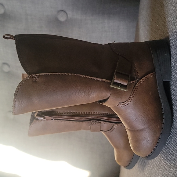 Super cute toddler boots - Picture 3 of 8